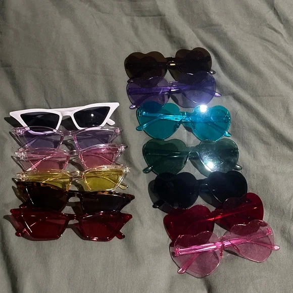 Bundle of 13 Costume Sunglasses - Picture 2 of 4